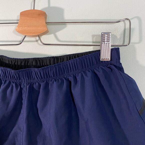 New Balance Women Navy Running Shorts with Lining Size XS - Picture 2 of 7